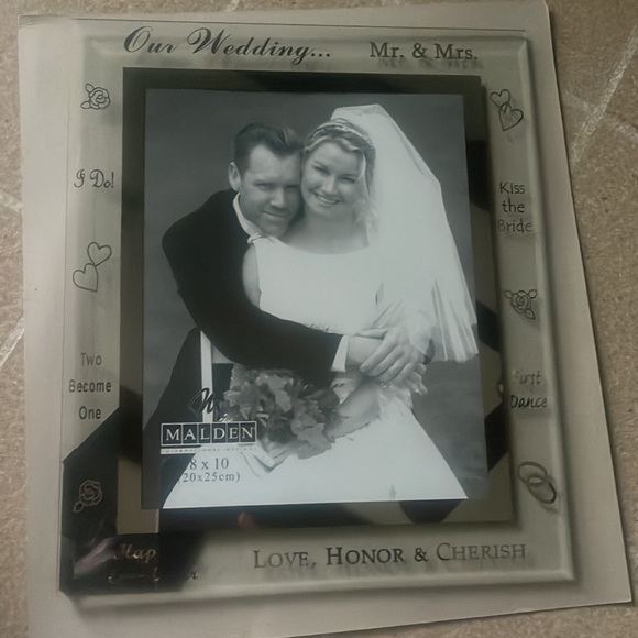 SOLD~~~<><>NEW Wedding Picture Frame 8 x 10 - Picture 5 of 5